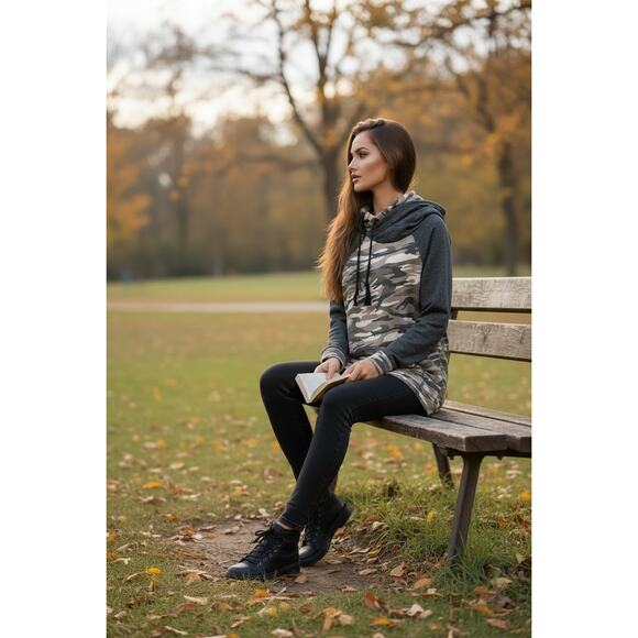 Ampersand Avenue Camo Double Hood Sweatshirt Pullover M - Picture 2 of 9